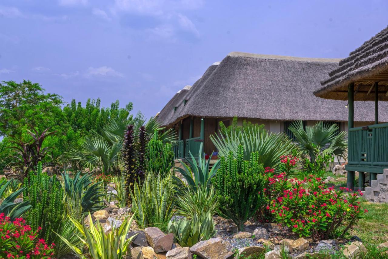Tilenga Safari Lodge Arua Kültér fotó