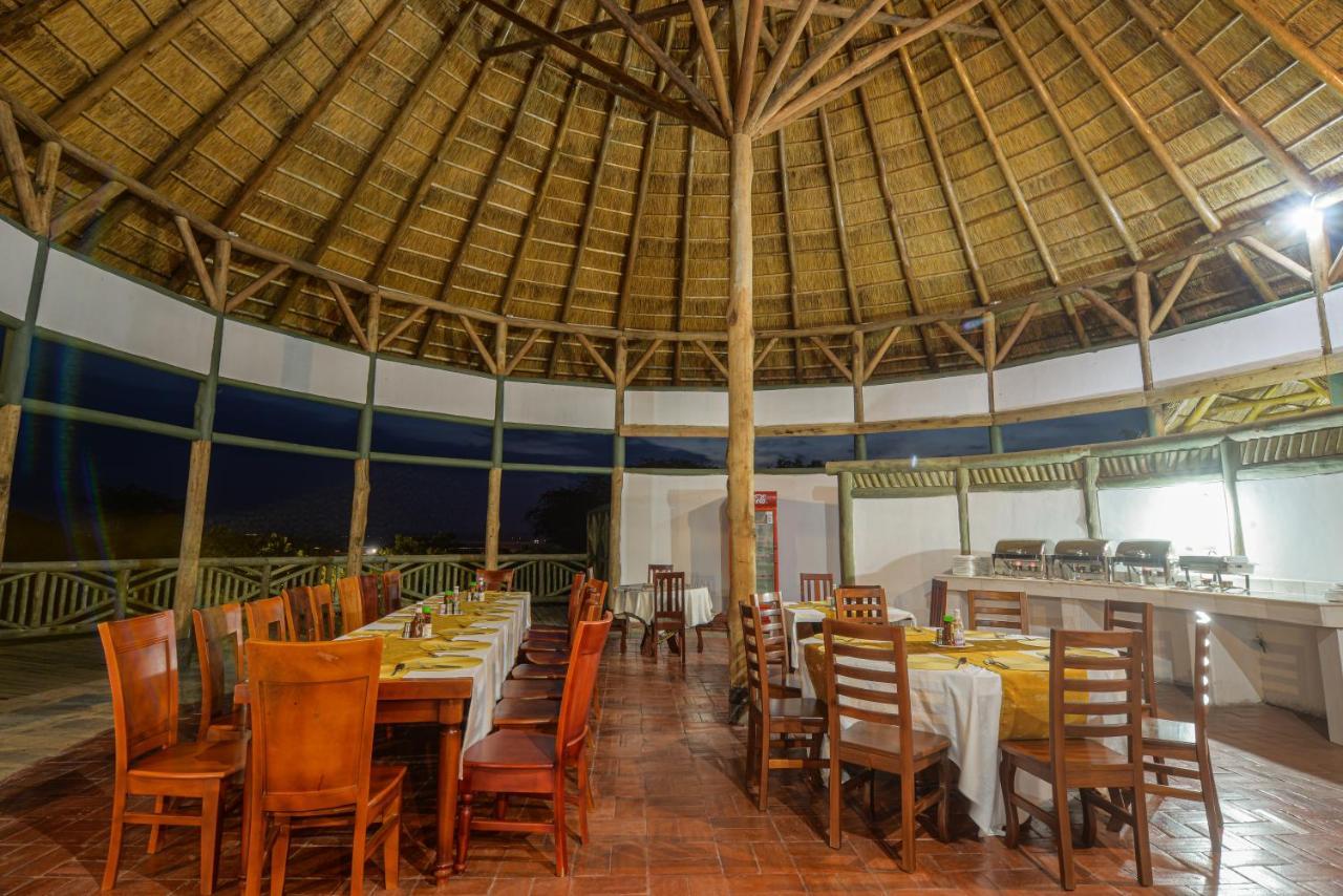 Tilenga Safari Lodge Arua Kültér fotó
